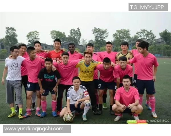 足球运动员的成长之路与职业生涯发展探讨